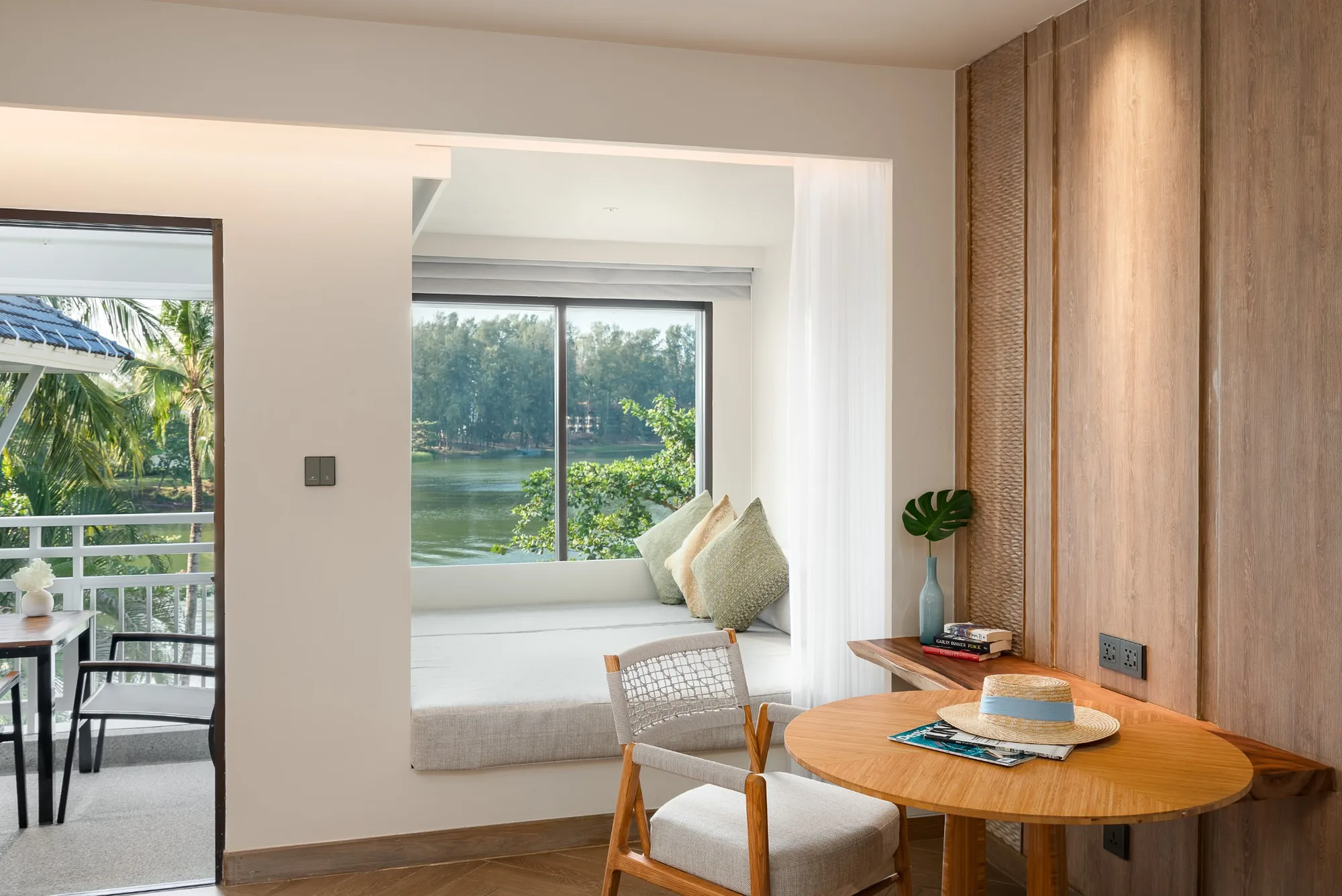 Premium Club Lagoon room